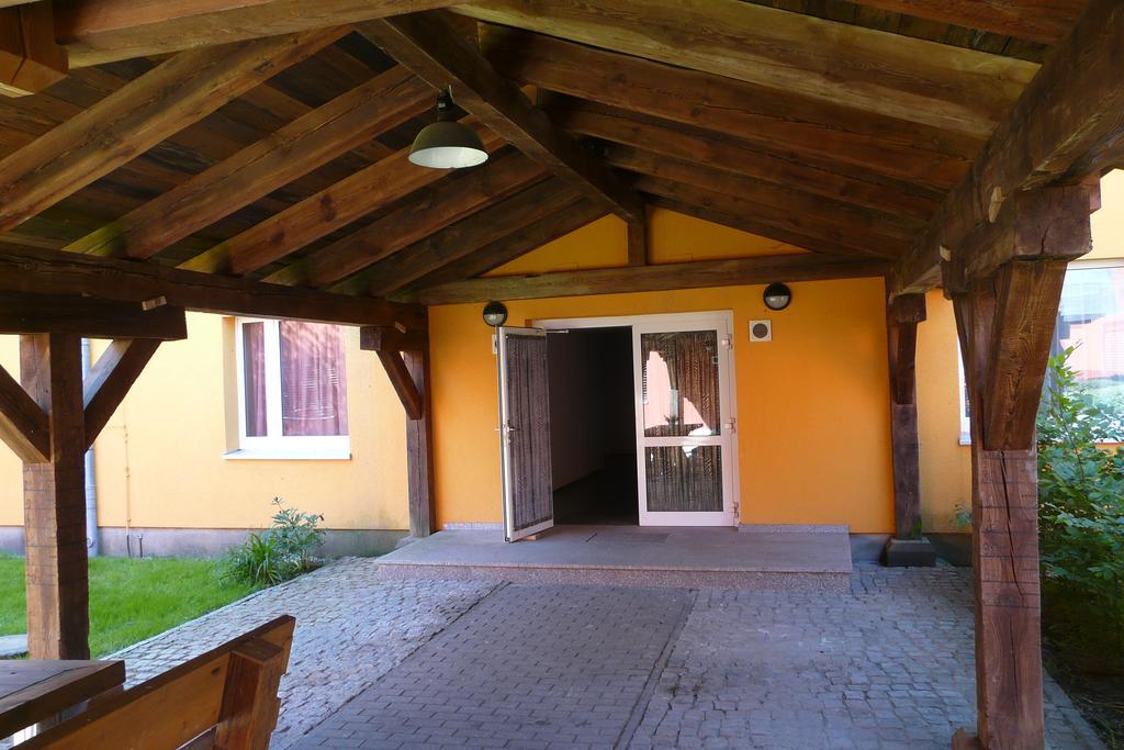 Hotel Kreuzbruchhof Burg Stargard Exterior foto